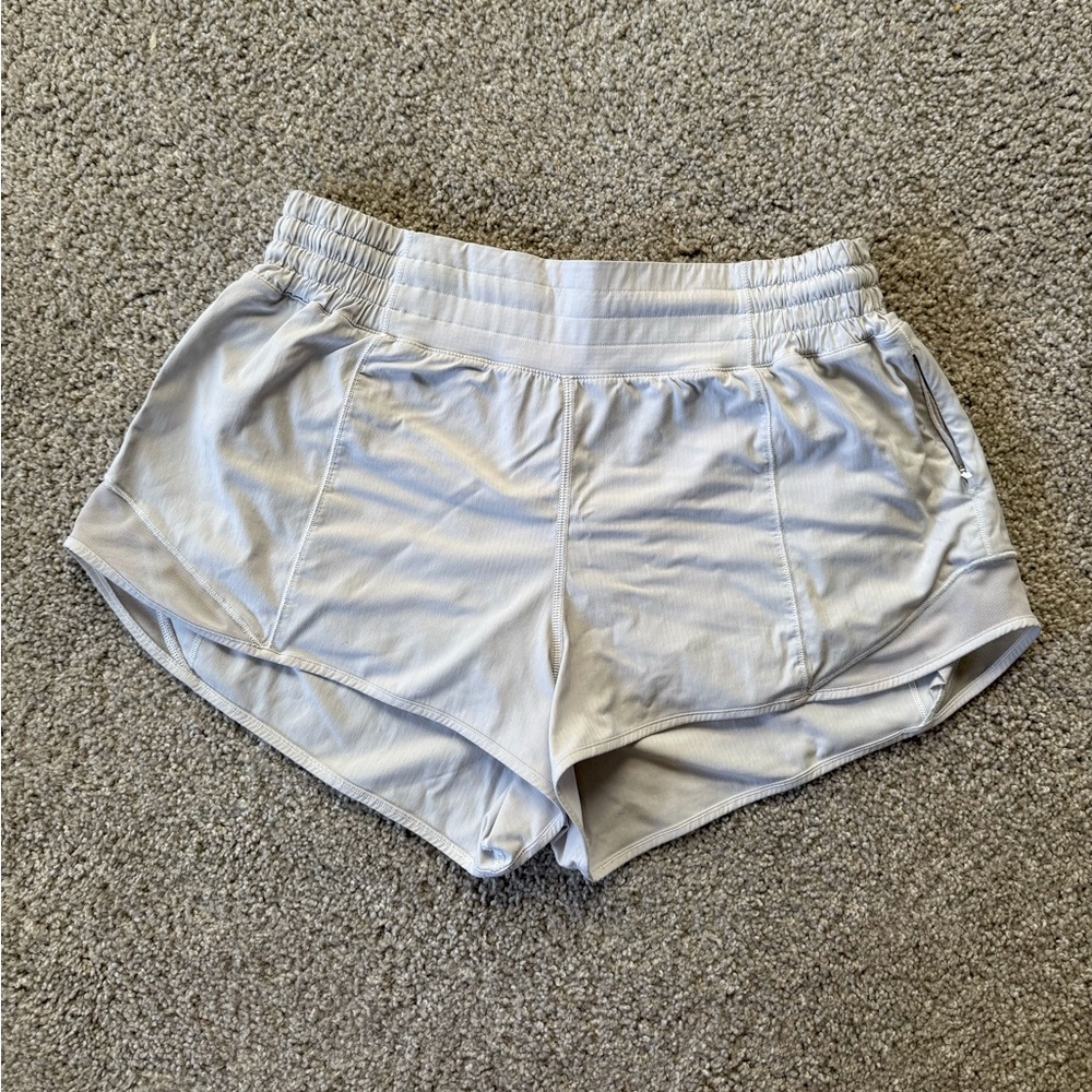Lululemon Hotty Hot 2.5” shorts size 10